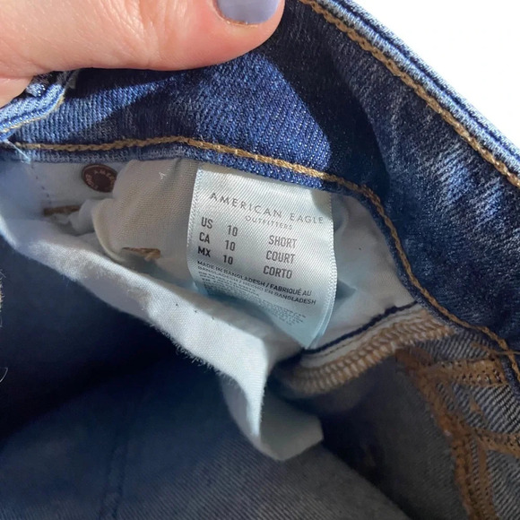American Eagle Stretch Mom Jean Size 10‎ SHORT - Picture 9 of 9